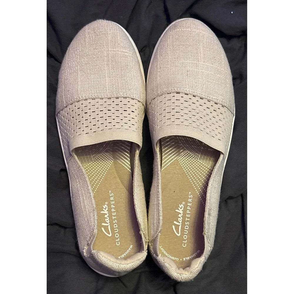 NEW Clarks Cloudsteppers Breeze Vibe Natural Beige Slip-On Shoes Women's 6.5
